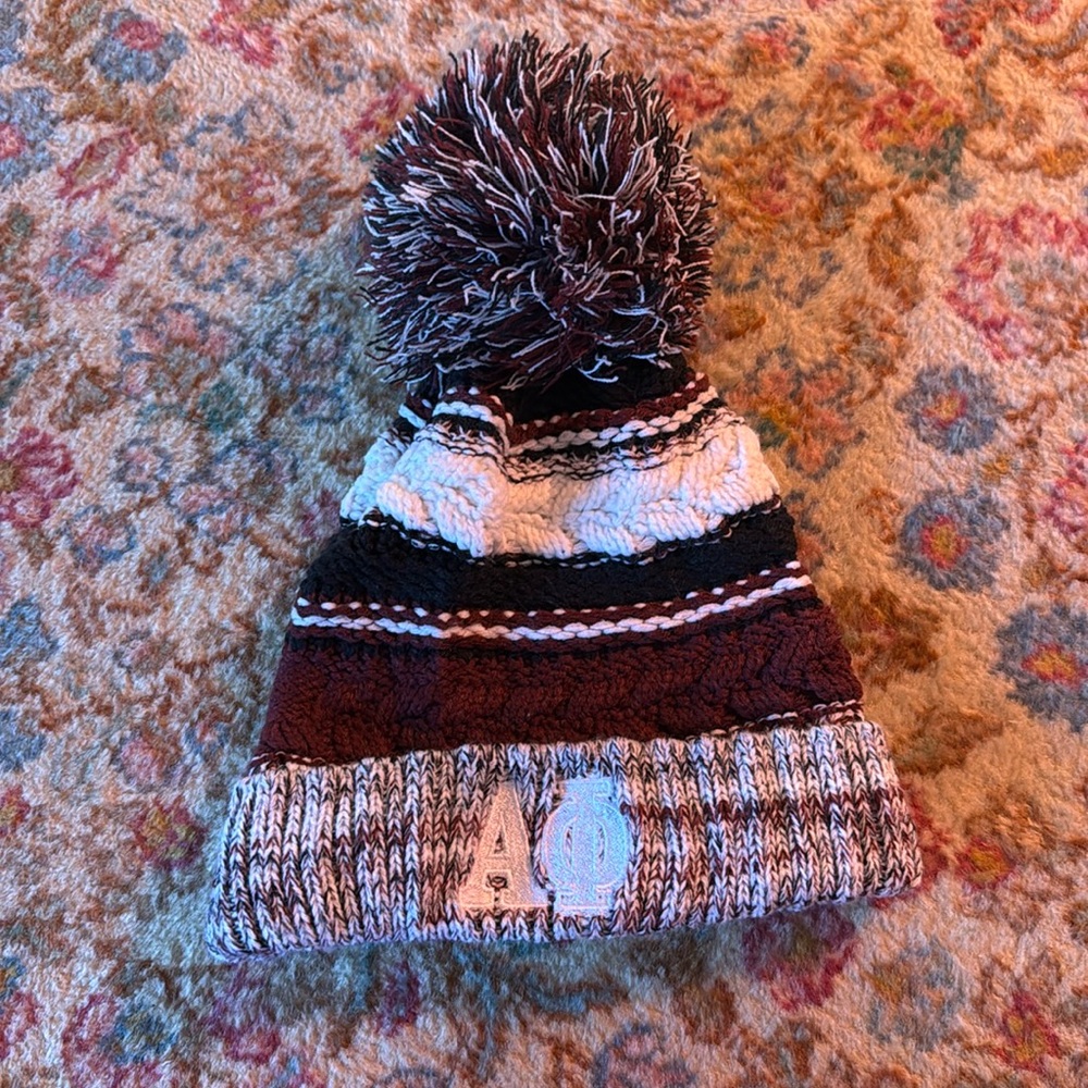 Alpha phi sorority beanie
Basically new worn once